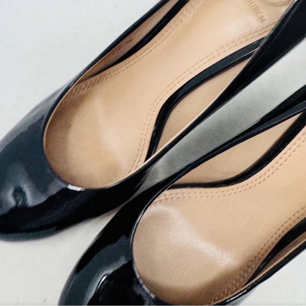 Tory Burch Black Patent Leather Heels - Picture 14 of 14